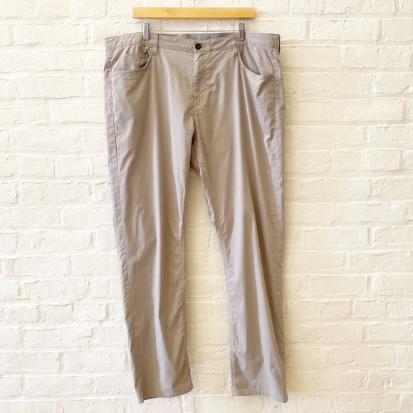 Faherty || Movement 5-Pocket Pant Fossil Grey 40 x 32 - Picture 1 of 10